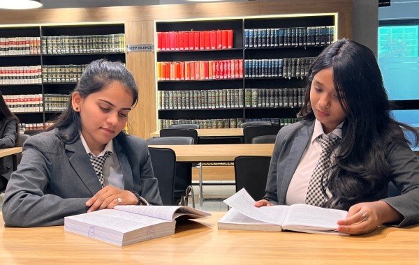 Complete Guide to Choosing the Right BBA Course bba degree course