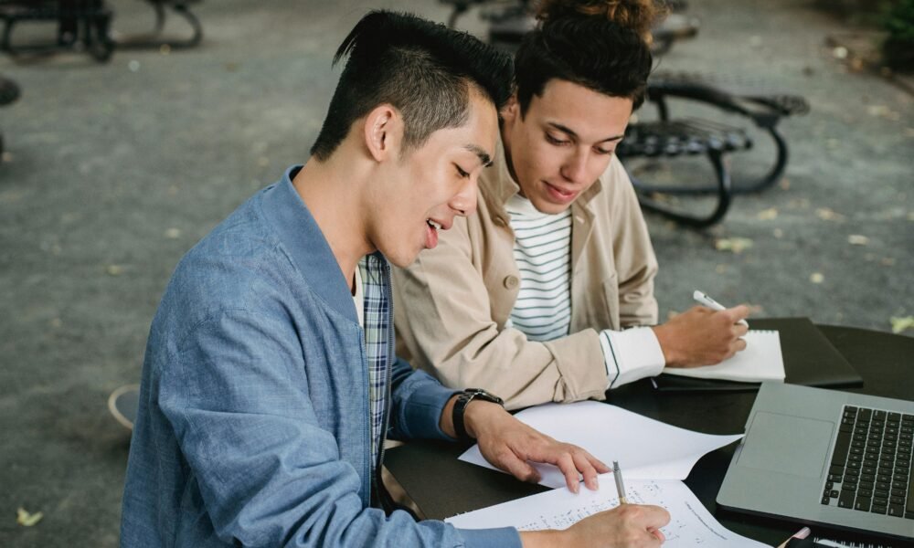 10 Common Economics Assignment Challenges and How Experts Solve Them economics assignment help